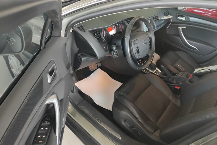 Used Citroen C5 2014 1.6T Automatic Luxury Model Driver Seat