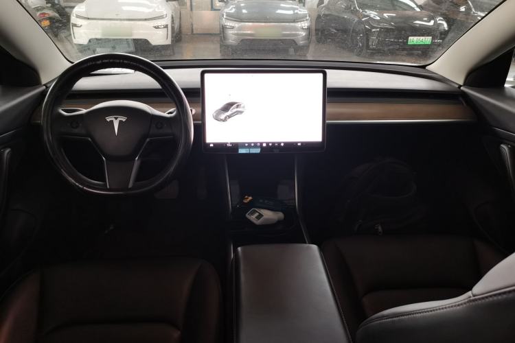 Used Tesla Model 3 2020 Revised Version Standard Range Rear-Wheel Drive – Upgraded Edition Center Console