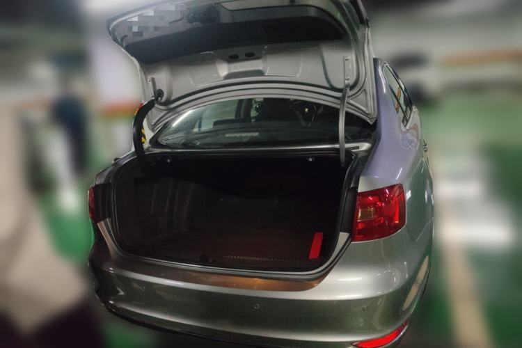 Used Volkswagen Sagitar 2014 1.4TSI Automatic Luxury Model Trunk