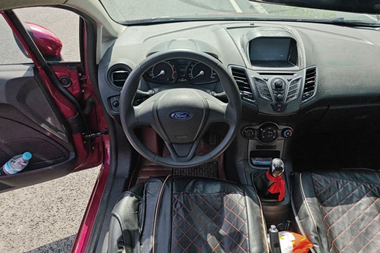 Used Ford Fiesta 2013 Sedan 1.5L Manual Fashion Edition
