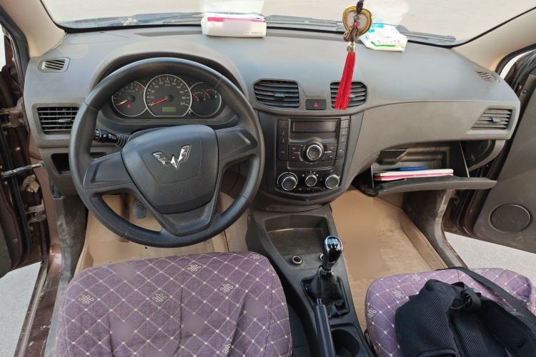 Used Wuling Hongguang 2014 1.5L S Standard Version
