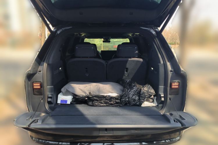 Used Zeekr 9X 2025 Moon Black Edition 70kWh
