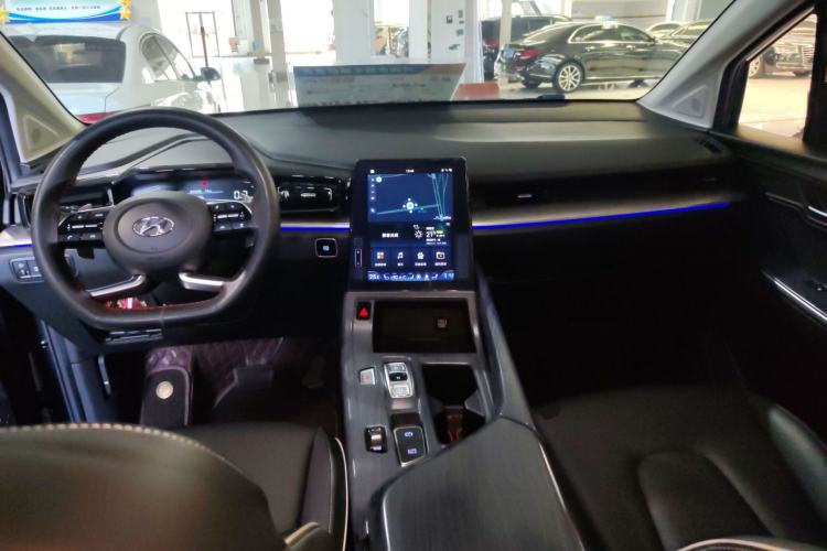 Used Hyundai Custo 2021 380TGDi Smart Love Flagship Edition TOP Premium Center Console