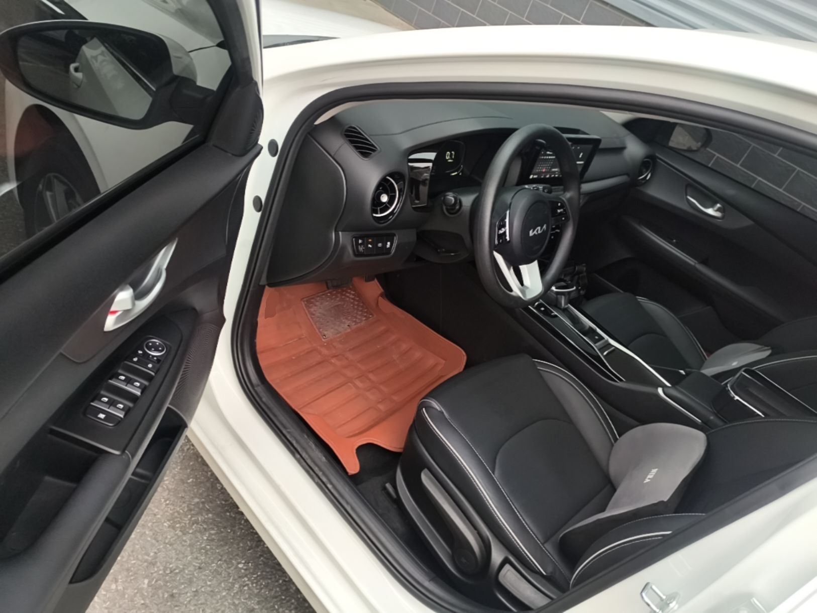 Kia K3 2024 1.5L CVT Comfort Plus Edition — снимка 18