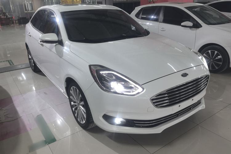 Used Ford Escort 2019 EcoBoost 125 Automatic Luxury Edition Front Right 45 Deg