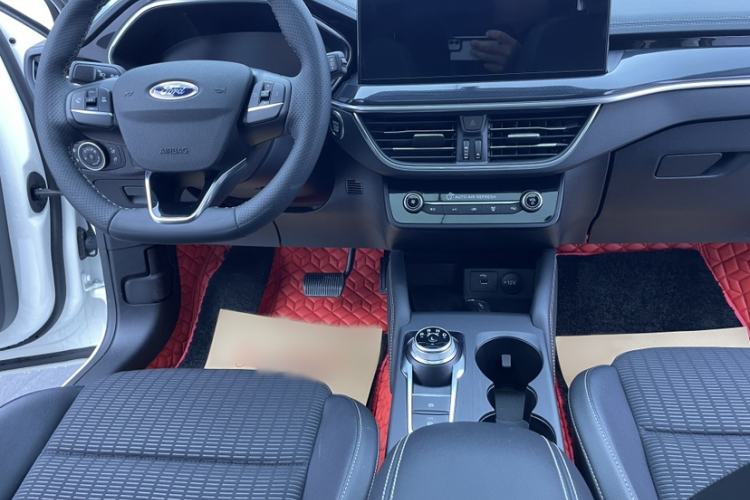 Used Ford Focus 2021 Hatchback EcoBoost 180 Automatic Titanium Edition Interior 3