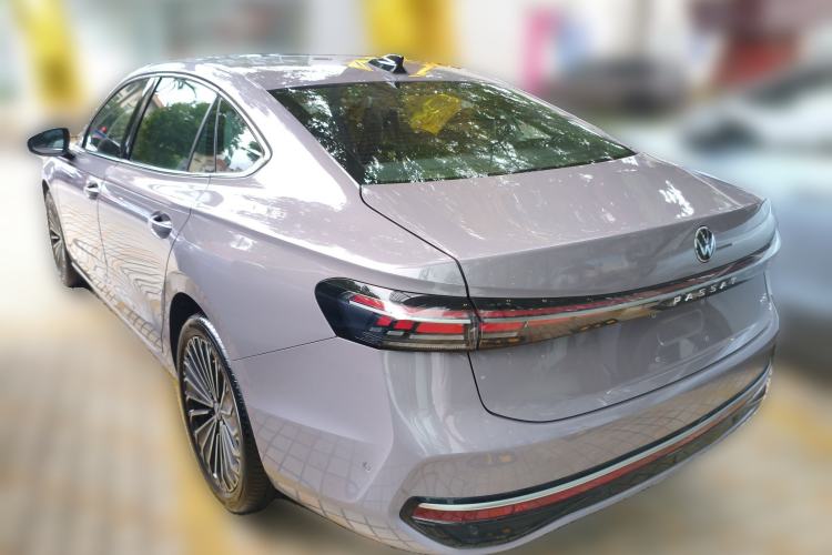 Used Volkswagen Passat 2025 Pro 380TSI Dragon Supreme Edition Exterior 2