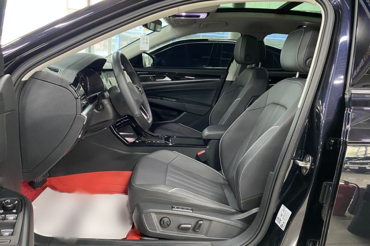 Used Volkswagen Passat 2024 380TSI Dragon Edition Interior 5