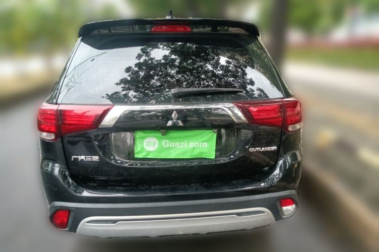 Used Mitsubishi Outlander 2019 2.0L Two-Wheel Drive Comfort Edition 7 Seats China V Emission Standard