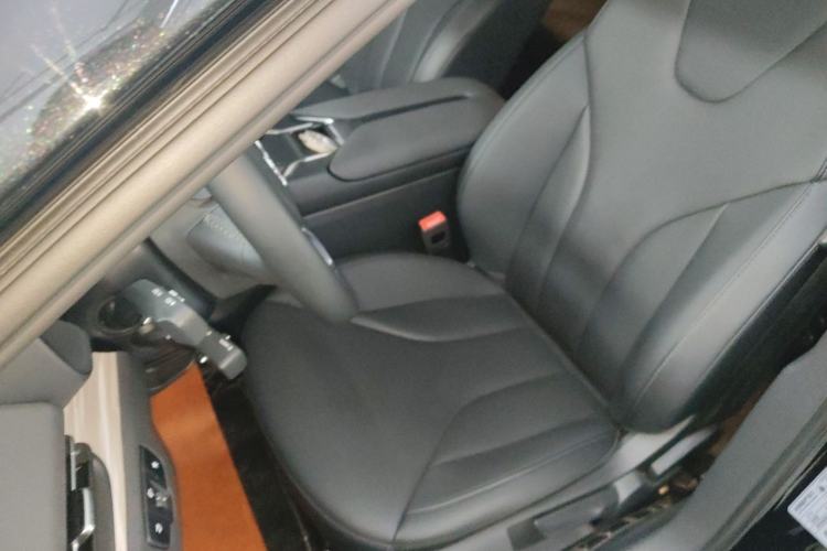 Used Hongqi E-QM5 2024 560km PLUS
