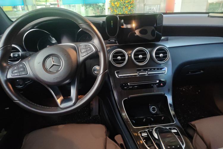 Used Mercedes-Benz GLC 2017 GLC 260 4MATIC Luxury Model
