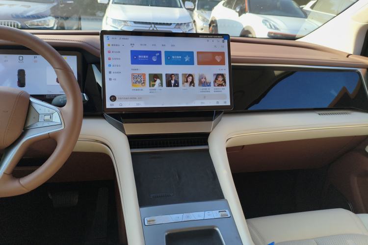 Used BYD Xia 2025 DM-i 1.5T 180km Beyond Edition Audio And AC Panel