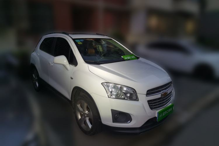 Used Chevrolet Trax 2016 1.4T Automatic Two-Wheel Drive Luxury Version Front Right 45 Deg