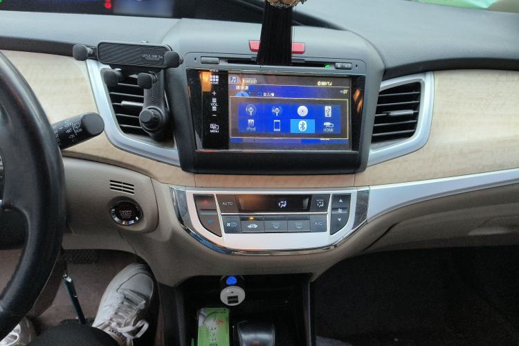 Used Honda Jade 2013 1.8L CVT Luxury Edition 6 seats
