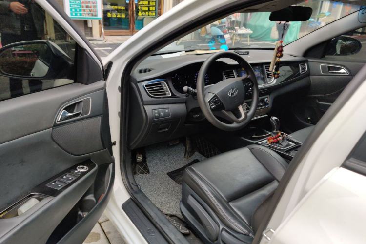 Used Hyundai Mistra 2014 1.8L Automatic Smart GLS Driver Seat