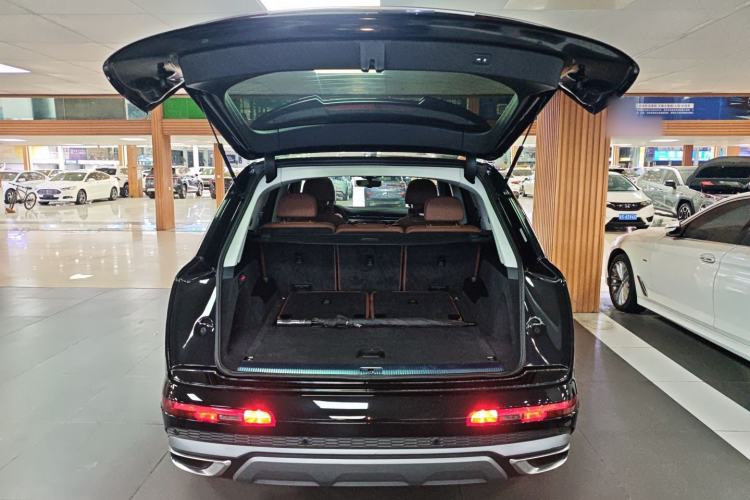 Used Audi Q7 2023 45 TFSI quattro S line Sport model