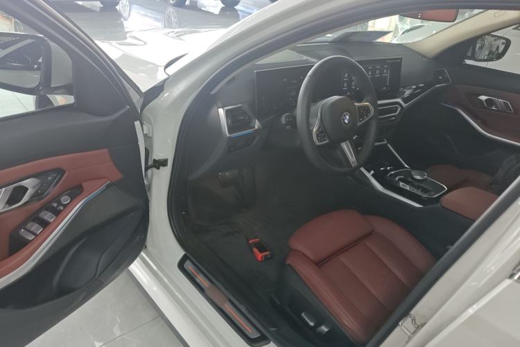 Used BMW i3 2024 eDrive 35 L Driver Seat