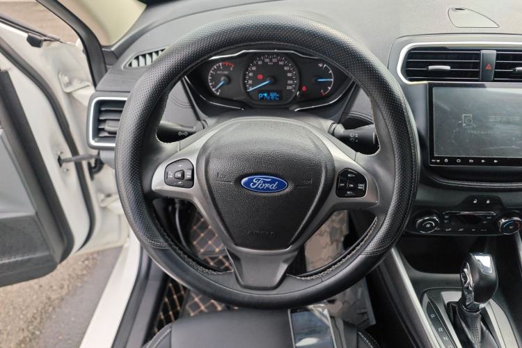 Used Ford Escort 2015 1.5L Automatic Fashion Model