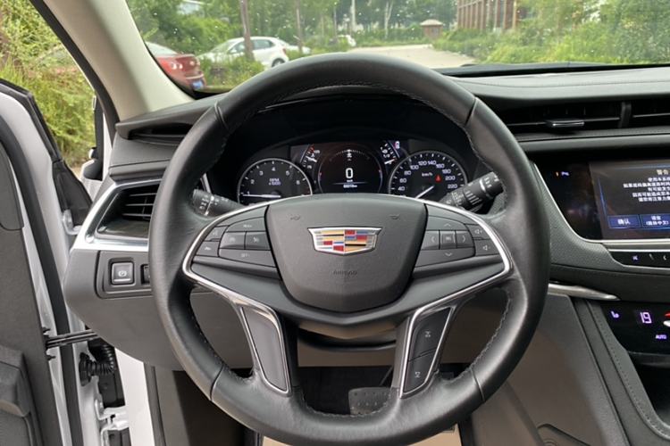 Used Cadillac XT5 2018 25T Luxury Model