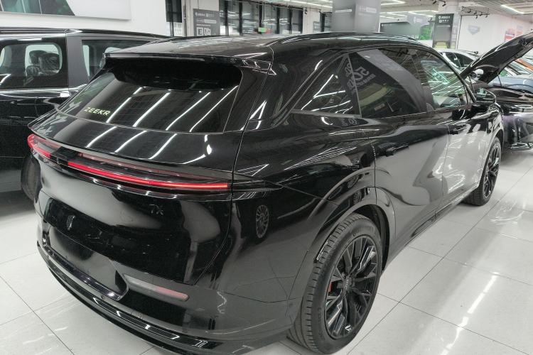 Used Zeekr 7X 2025 100 kWh Long-Range Rear-Wheel Drive with Intelligent Driving Features