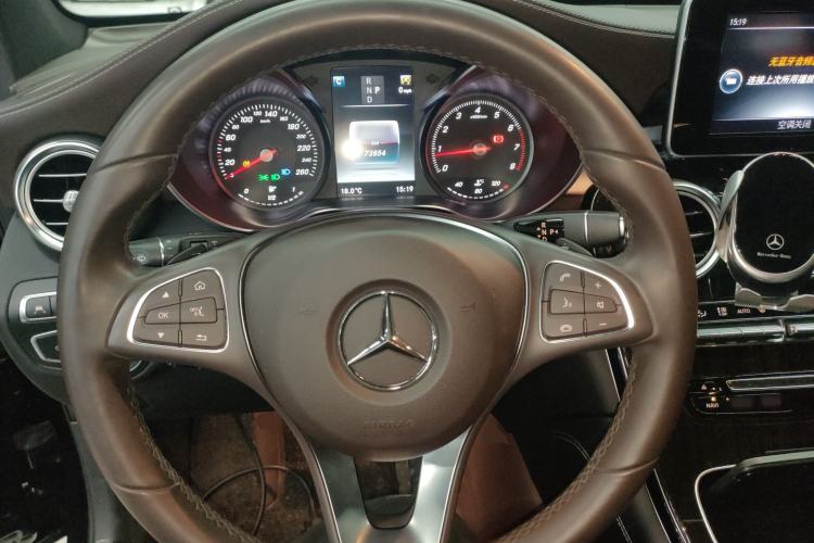 Used Mercedes-Benz GLC 2017 GLC 260 4MATIC Luxury Model Steering Wheel