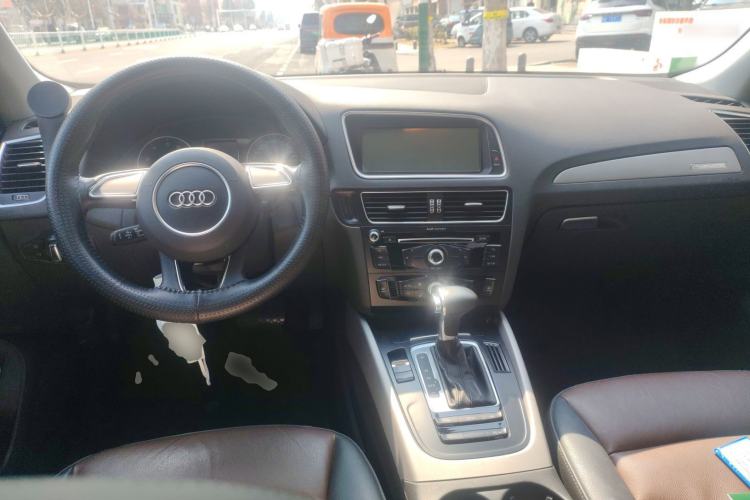 Used Audi Q5 2017 Plus 40 TFSI Ambition Model