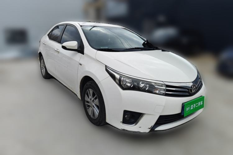 Used Toyota Corolla 2014 1.6L CVT GL Front Right 45 Deg