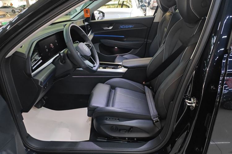 Used Volkswagen Passat 2025 Pro 380TSI Starry Dragon Edition
