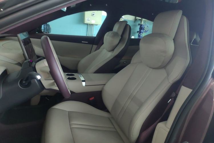 Used Xiaomi Auto YU7 2025 Ultra-Long Range High-Performance All-Wheel-Drive Max Edition

