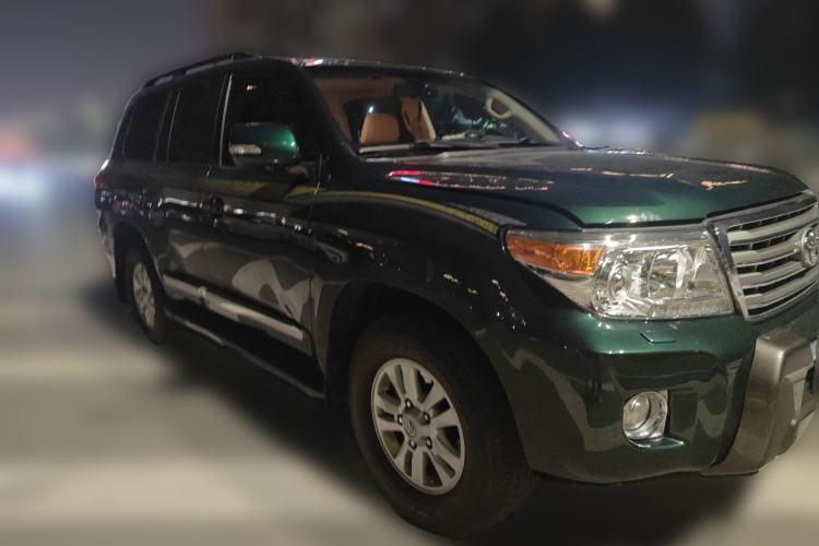 Used Toyota Land Cruiser 2012 4.0L Automatic VX
