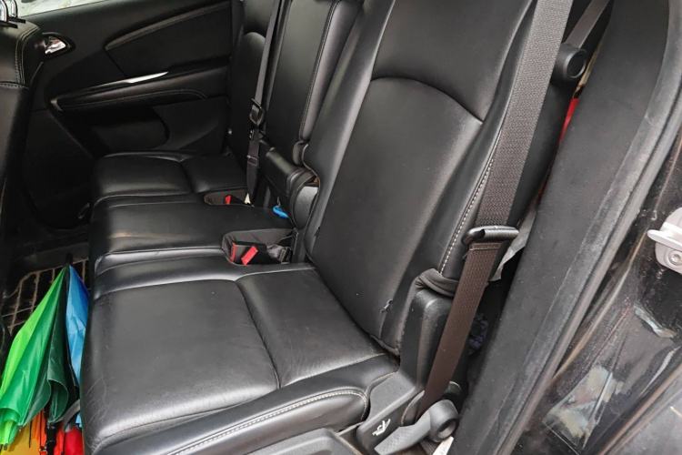 Used Dodge Journey 2013 2.4L Two-Wheel Drive Luxury Version
