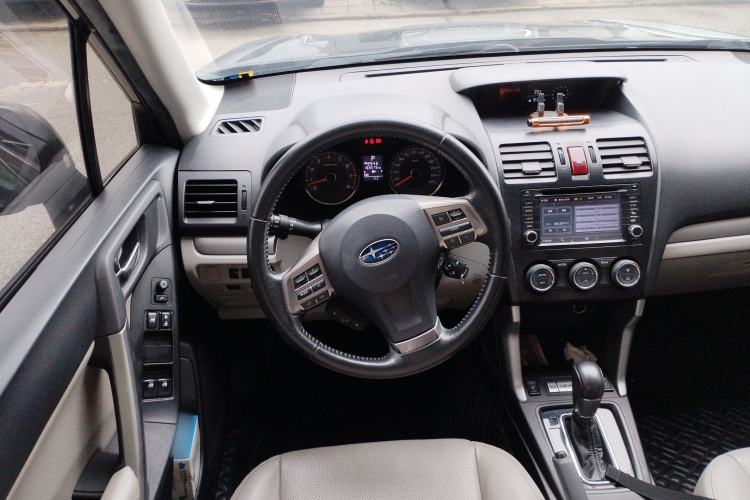 Used Subaru Forester 2013 2.5i Automatic Luxury Edition Steering Wheel