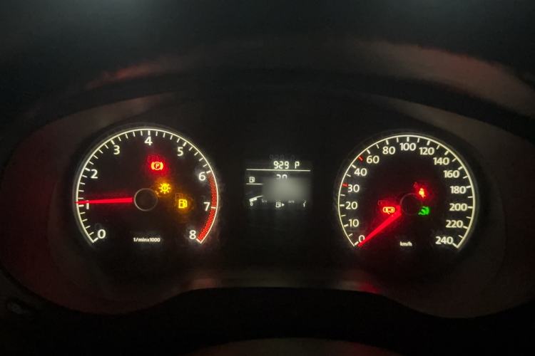 Used Volkswagen Sagitar 2014 Revised Version 1.6L Automatic Comfort Edition Instrument Cluster