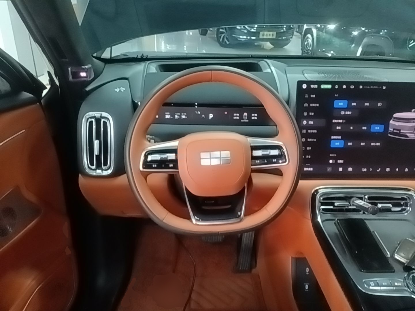 Geely Galaxy M9 2025 Model 210km Four-Wheel-Drive Leading Edition — снимка 13