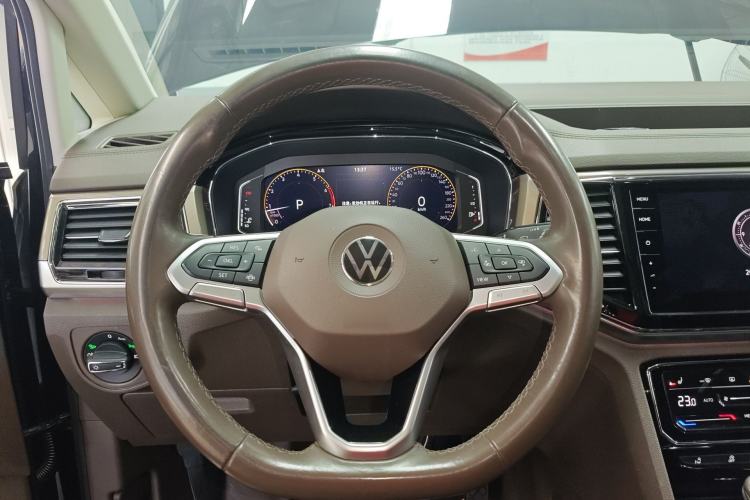 Used Volkswagen Viloran 2020 330TSI Luxury Edition Steering Wheel