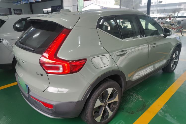 Used Volvo XC40 2024 B4 4x4 Smart Luxury Edition