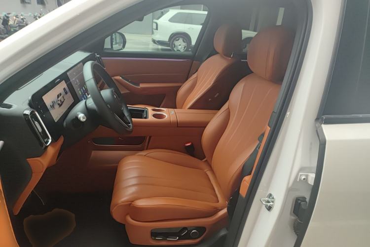 Used Hima AITO M8 2025 Extended-Range Max+ Version 53.4 kWh 6-Seater Edition Left Front Seat