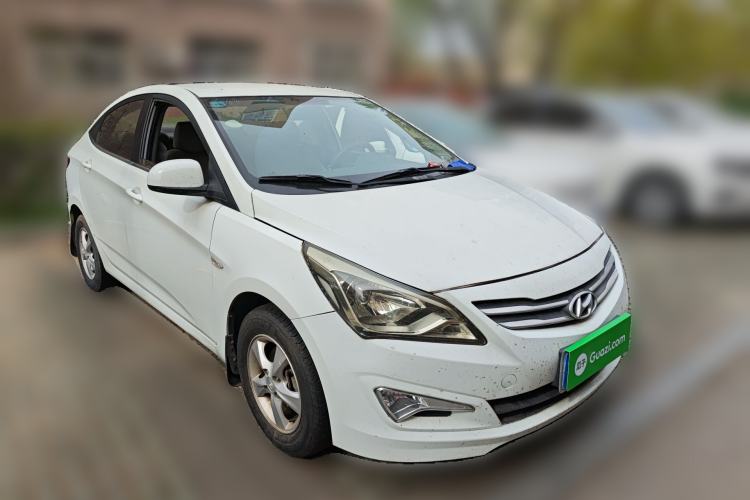 Used Hyundai Verna (older generation) 2014 1.4L Automatic Smart GLS Front Right 45 Deg