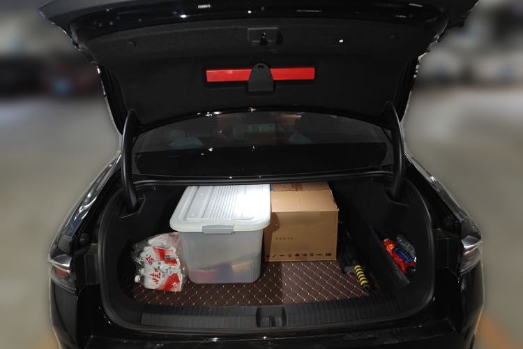 Used Volkswagen Magotan 2024 300TSI DSG Prestige Edition—A Real Eye-Catcher
