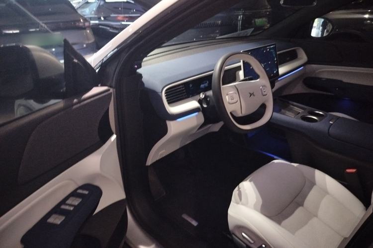 Used XPeng G6 2023 580 Long-Range Max Driver Seat