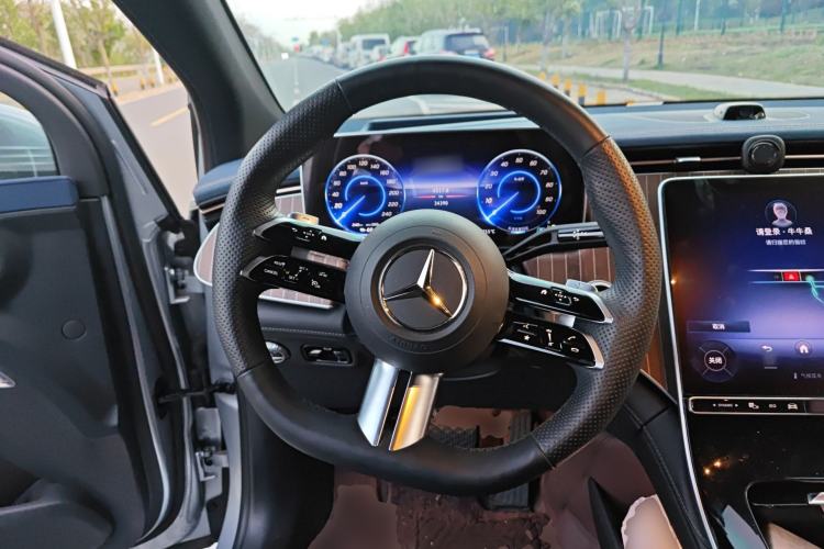 Used Mercedes-Benz EQE SUV 2023 350 4MATIC Luxury Edition Steering Wheel