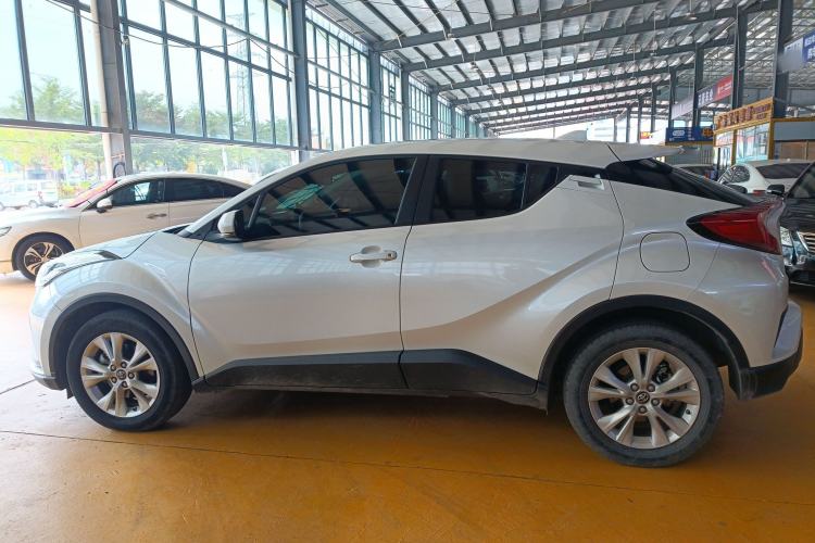 Used Toyota IZOA 2022 2.0L Yixing Version
