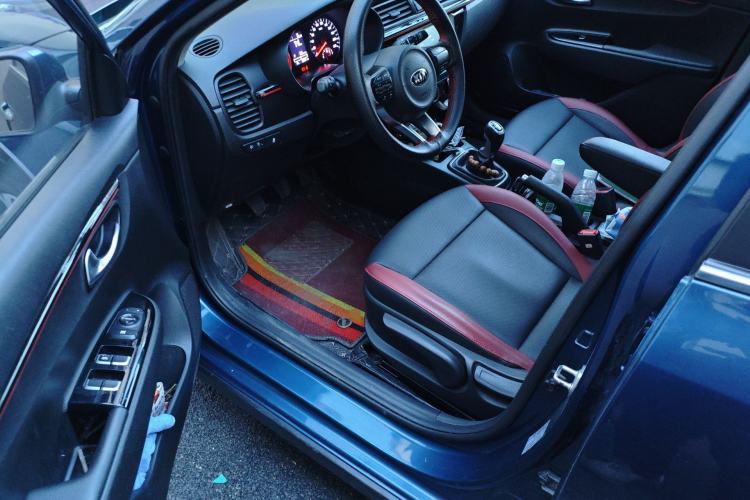 Used Kia KX Cross 2017 1.4L MT GLS Driver Seat