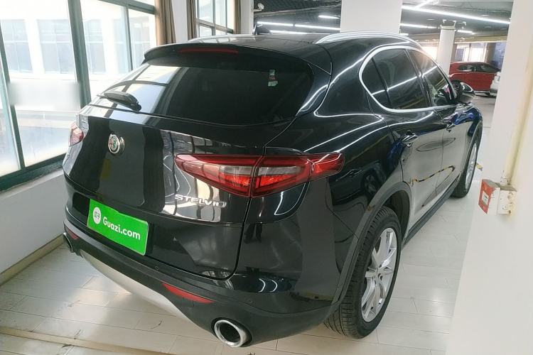 Used Alfa Romeo Stelvio 2017 2.0T 200HP Luxury Edition
