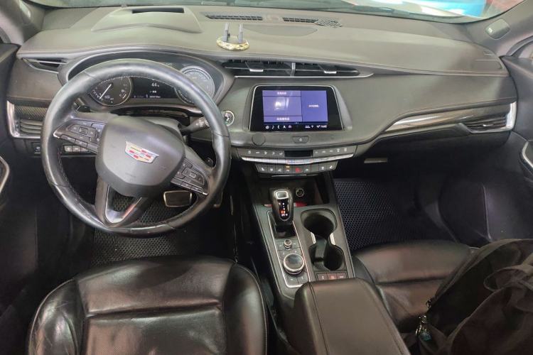 Used Cadillac XT4 2018 28T 4x4 Platinum Sport Edition
