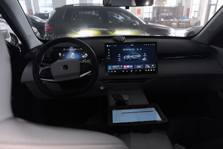 Used CHANGAN UNI-Z New Energy 2024 Blue Whale Smart Electric iDD 125km Beyond Edition
