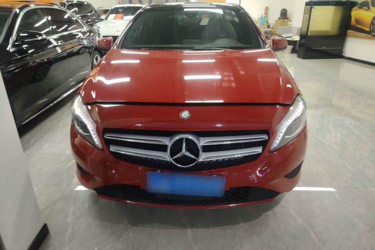 Used Mercedes-Benz A-Class (Import) 2015 A 200 Fashion Model
