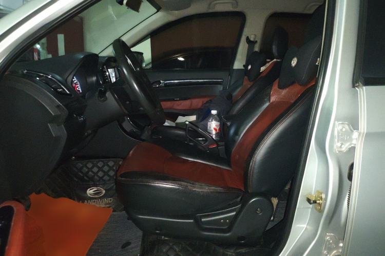 Used Land X8 2015 Explorer Edition 2.0T Diesel 4x4 Luxury Model Left Front Seat