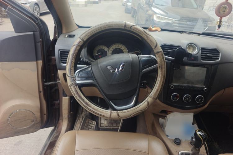 Used Wuling Hongguang 2014 1.5L S Comfort Model Steering Wheel