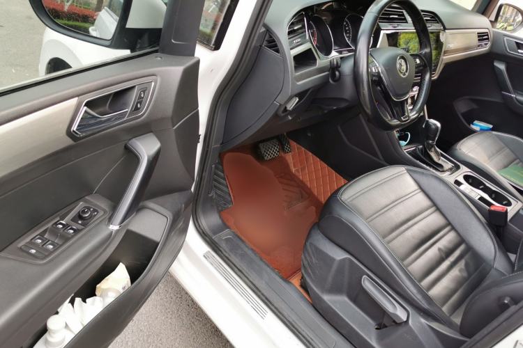 Used Volkswagen Touran 2016 Volkswagen Touran L 280TSI DSG Comfort Edition Driver Seat